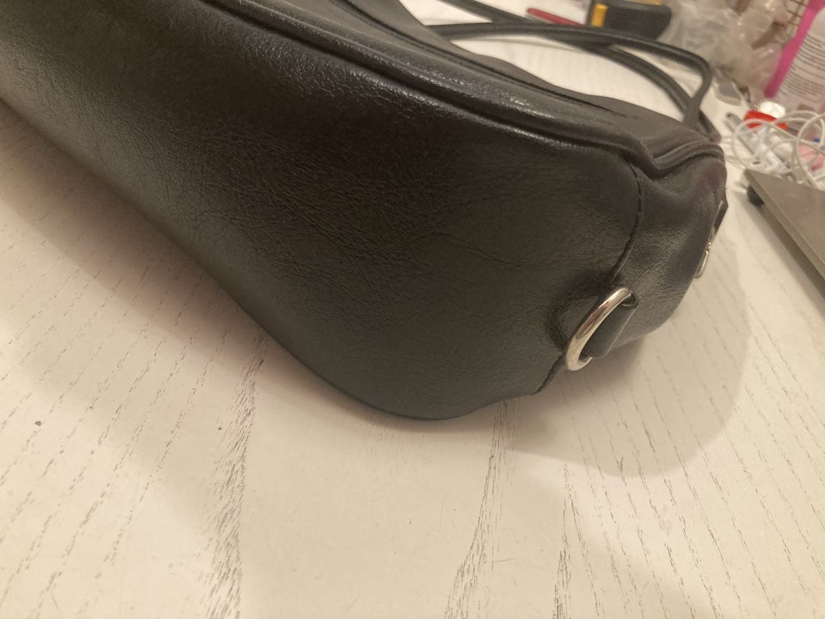 Borse: Black Handbag with Shoulder Strap – Usato da Zürich venduto da sele_x 1
