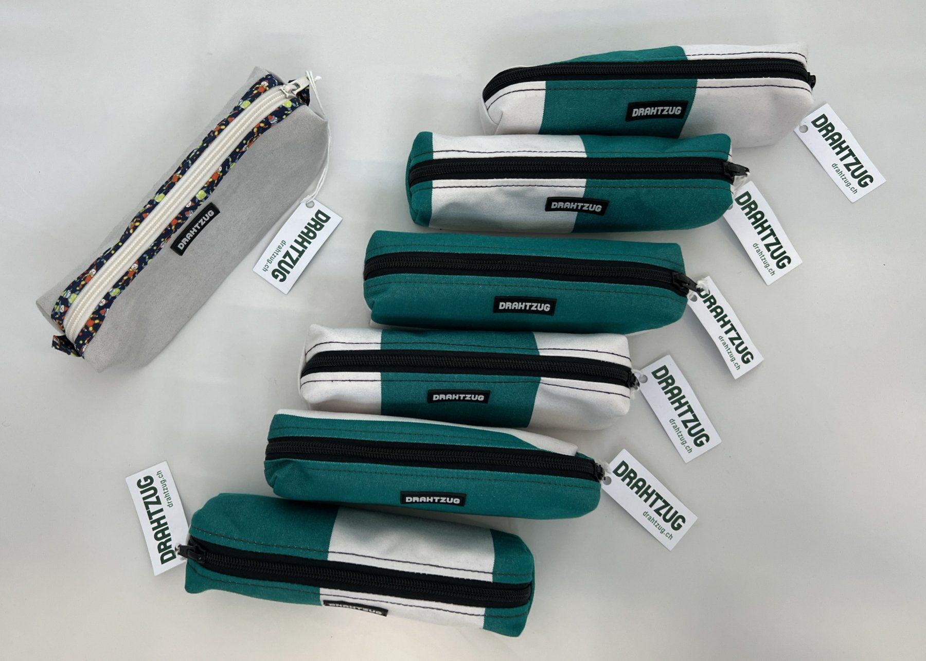 Plumiers: Stift/ Kosmetik - Etui – Neuf (Voir description) à Zürich par Drahtzug 1