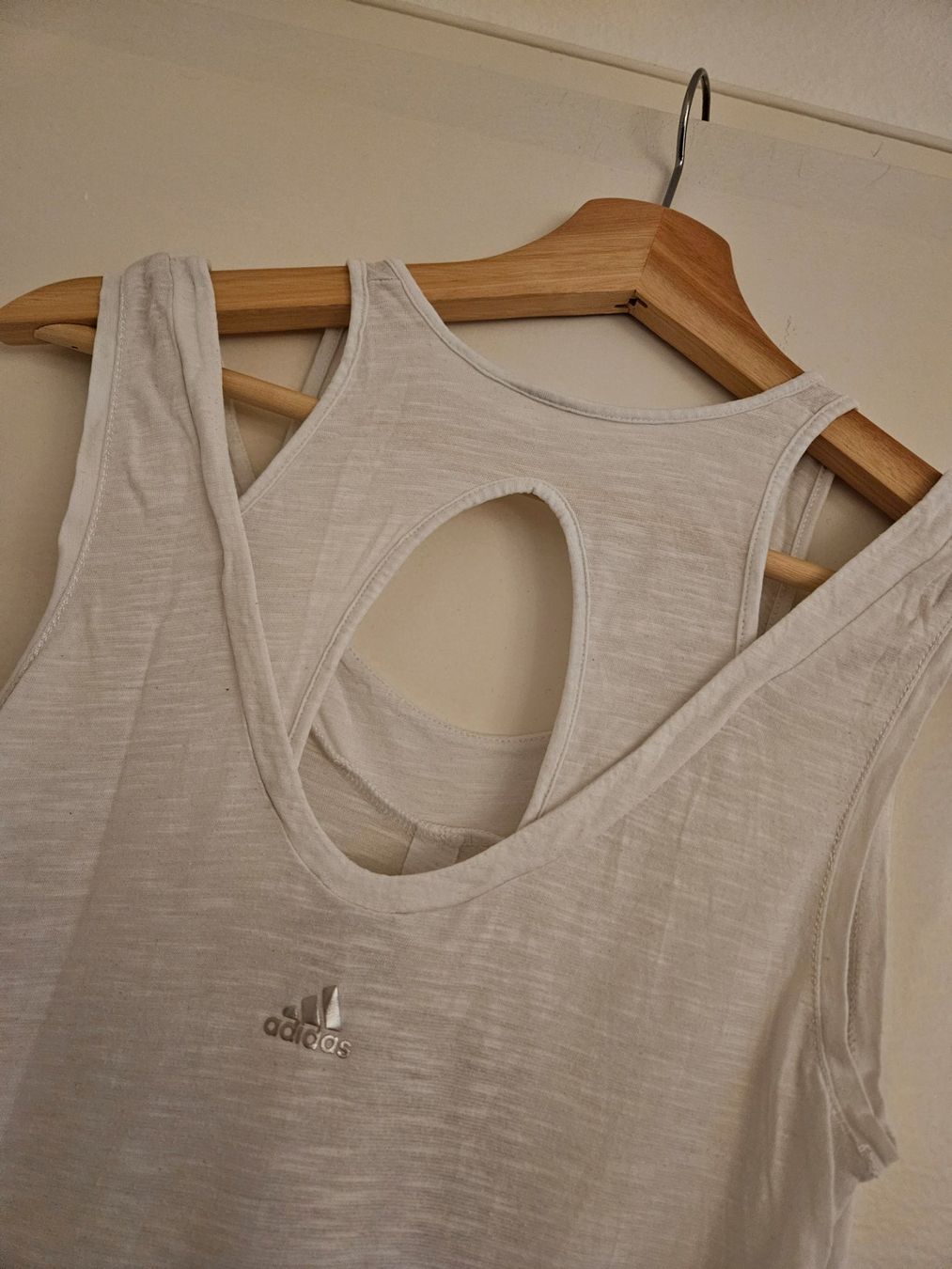 Adidas T-shirts: Adidas- Shirt Gr.36 – D'occasion à Schaffhausen par sabrina915 6