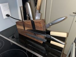 KAI Messerblock aus Holz magnetisch gebrauchter Zustand