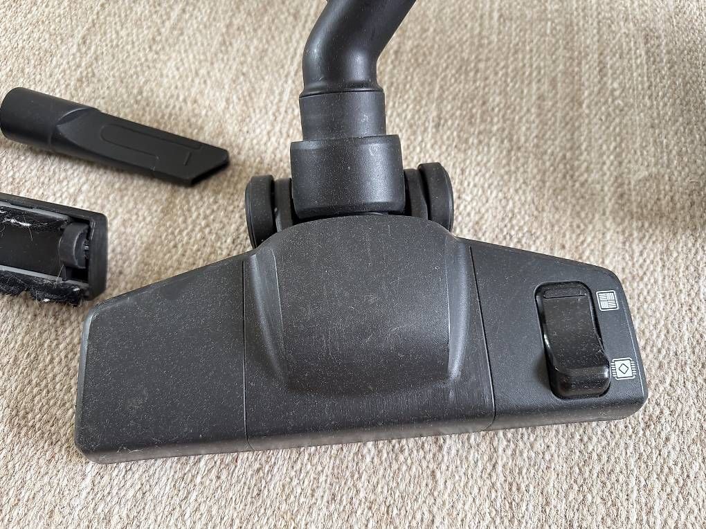 Aspirapolveri & Accessori: Staubsauger Intertronic – Usato da Zürich venduto da SamanthaGirod 3