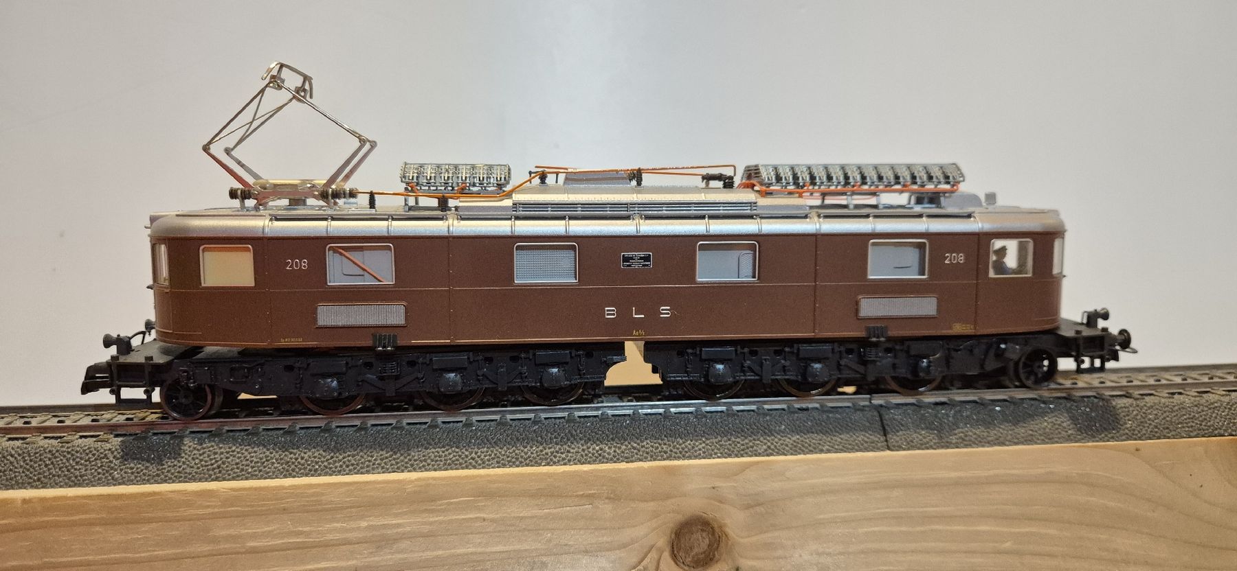 Roco Modelleisenbahnen: Roco 43952 BLS Ae 6/8 Digital AC – Gebraucht aus Illhart von Markus203