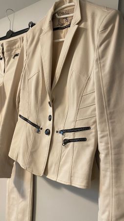 Sportlich-Eleganter  Hosenanzug von MARCCAIN SPORTS