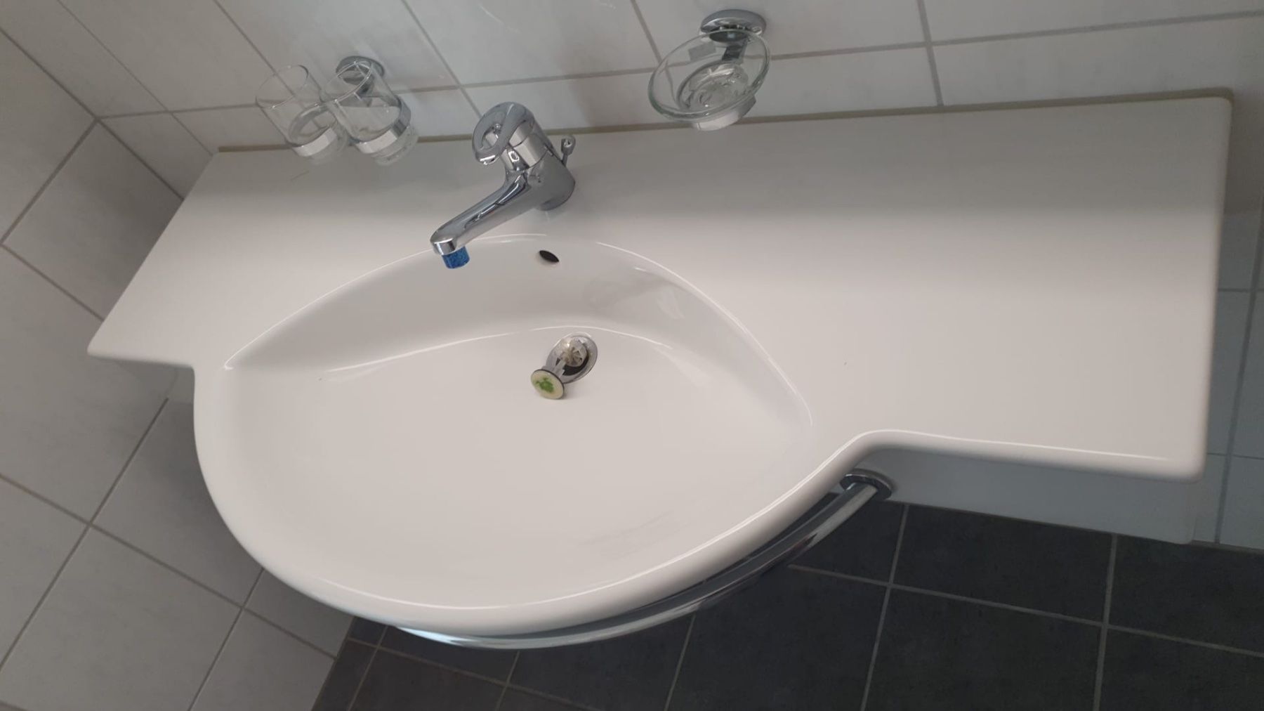 Spülbecken & Waschbecken: Lavabo - gut erhalten – Gebraucht aus Oberhasli von pra_8sv6
