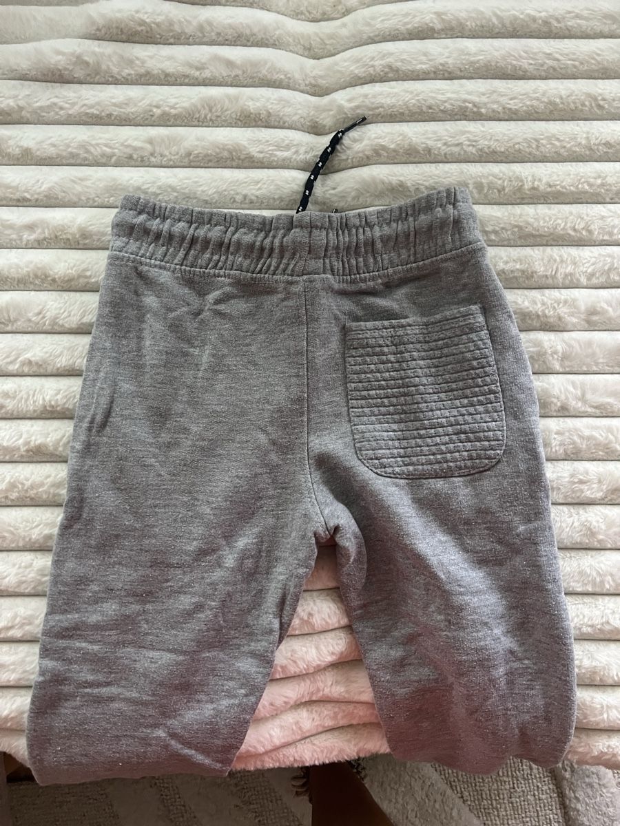 Pantaloni: TRAINERHOSE GRAU GR 128 – Usato da Basel venduto da theo-g77 3