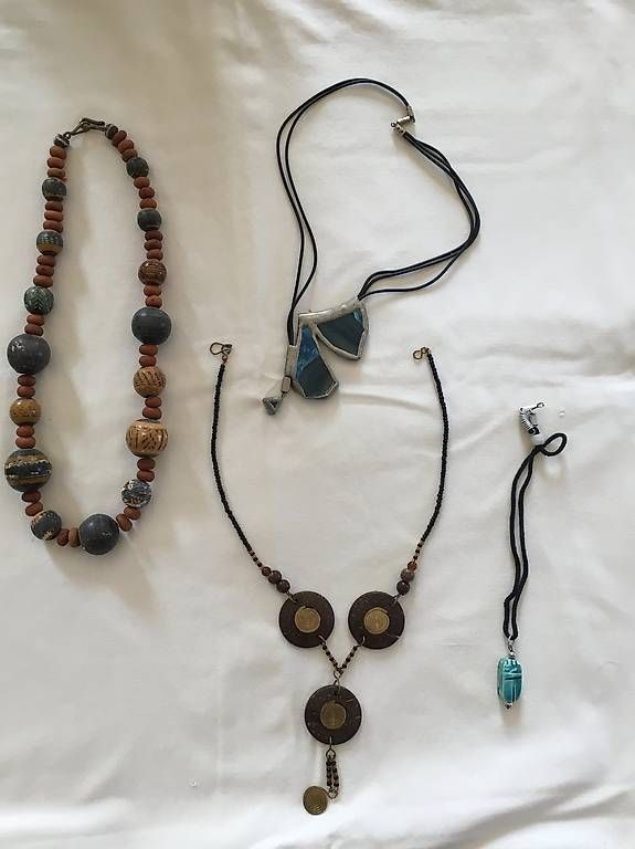 Ketten: Lot de 12 Colliers : travail artisanal, assembés à la main – Gebraucht aus Mézières VD von bra_56nb 3