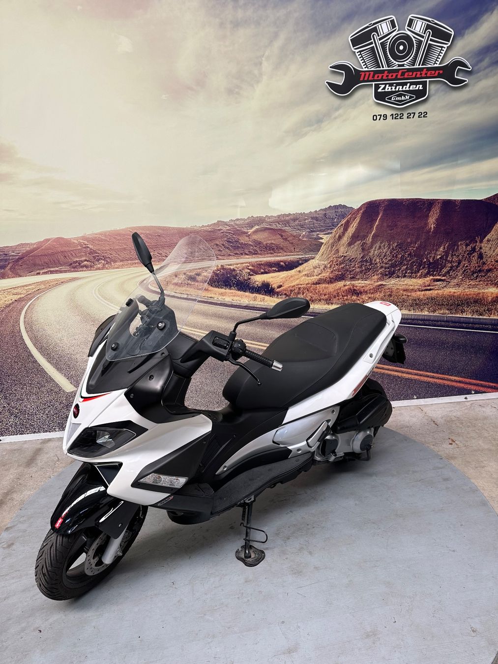 Aprilia Scooter: Aprilia SR 300 MAX mit MFK ab 2999.00 – Usato da Liebistorf venduto da motocentergmbh 3