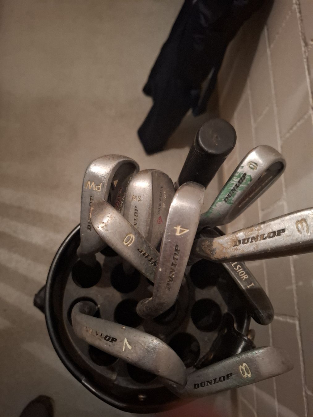 Schläger & Sets: Golftasche mit einigen Schlägern – Gebraucht aus Lenzburg von Dillor 1
