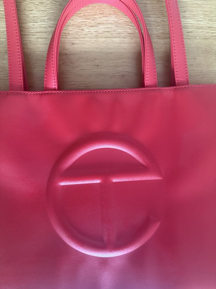 Borse: Telfar Bag Medium in Red – Nuovo (secondo la descrizione) da Bassersdorf venduto da len_czz7 1