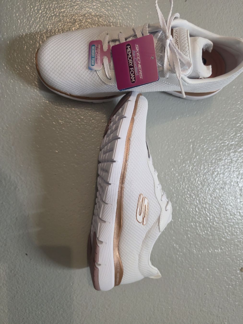 Skechers Damenschuhe: Sketchers Turnschuhe – Neu (gemäss Beschreibung) aus Kefikon TG von Livline 1