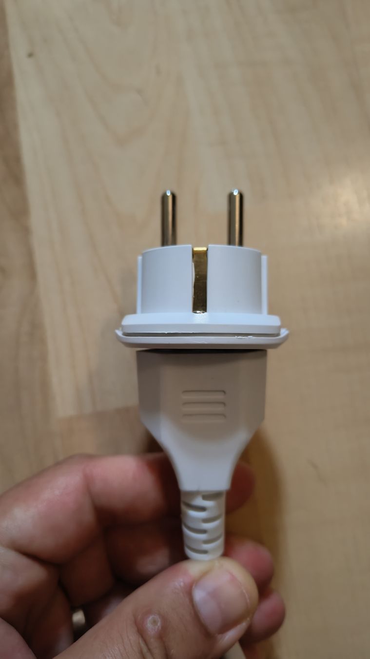 Unità & Adattatore: 2x Reiseadapter Strom Schuko EU Dose auf CH Stecker 2+3pol – Nuovo (secondo la descrizione) da Effretikon venduto da easyjones 5