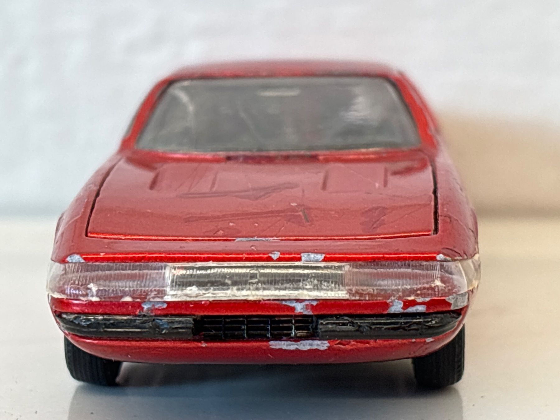 Solido Modellini d'auto: Solido Ferrari 365 GT4 rouge état d'usage – Usato da Gollion venduto da Hampton 3