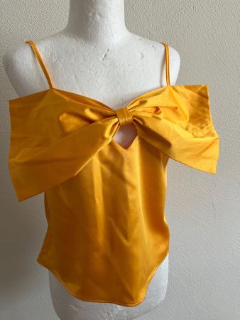 Toller hübscher Top , Grösse S, NEU, NP 79.-