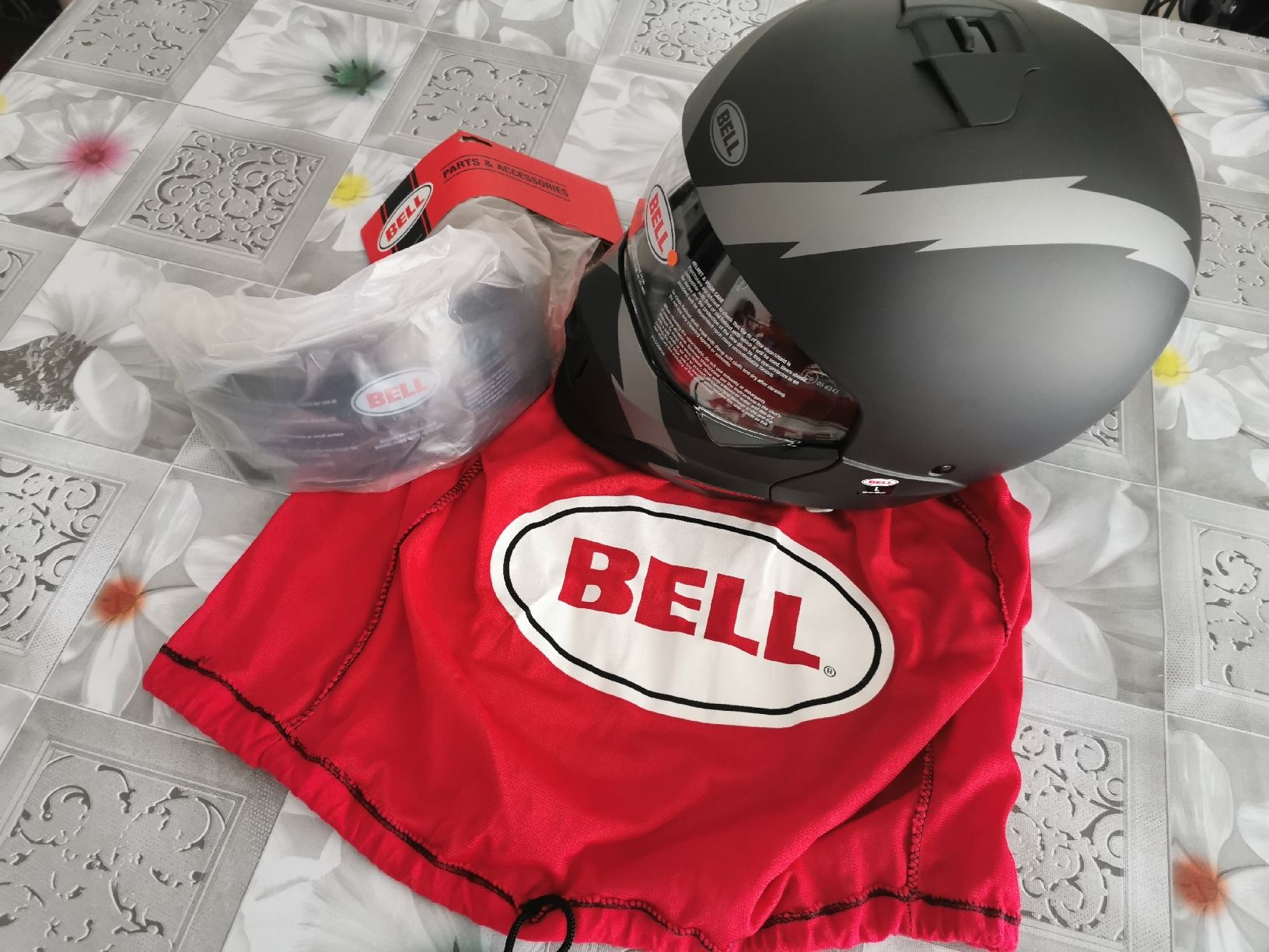 Bell Casques & visières: Casco Razor Bell – Neuf avec emballage d'origine à Agno par cavallopazzo72