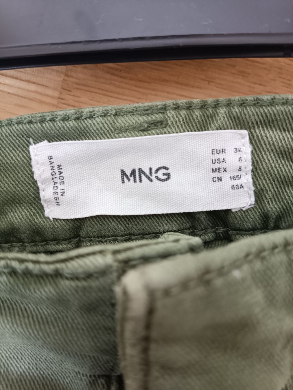 Mango Pantaloni: Hose MNG grün – Usato da Bern venduto da joh_x7lj 3