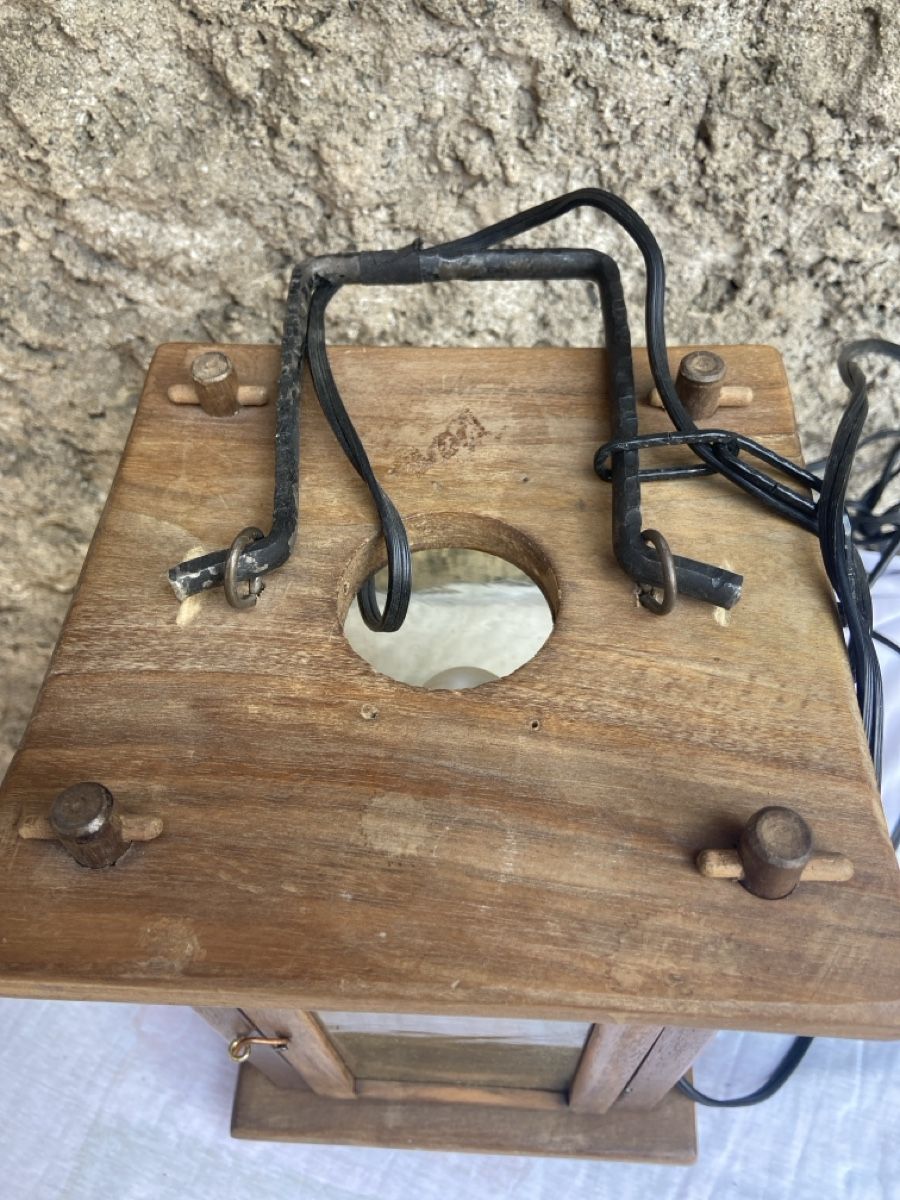 Lampen: Laternenlampe Holz Glas antik gebraucht – Gebraucht aus Brienz BE von hey_z9vg 1