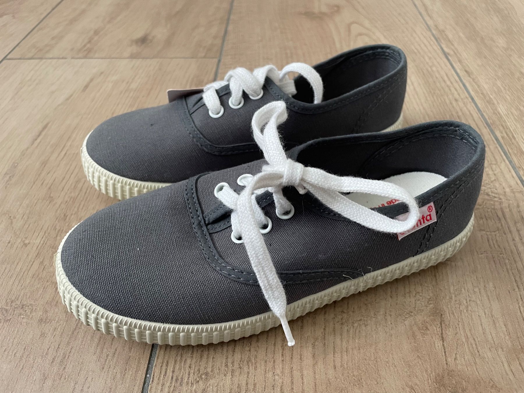 Scarpe per ragazzi: Cienta Schuhe Gr. 30 NEU – Nuovo (secondo la descrizione) da Waltenschwil venduto da hansnine 1