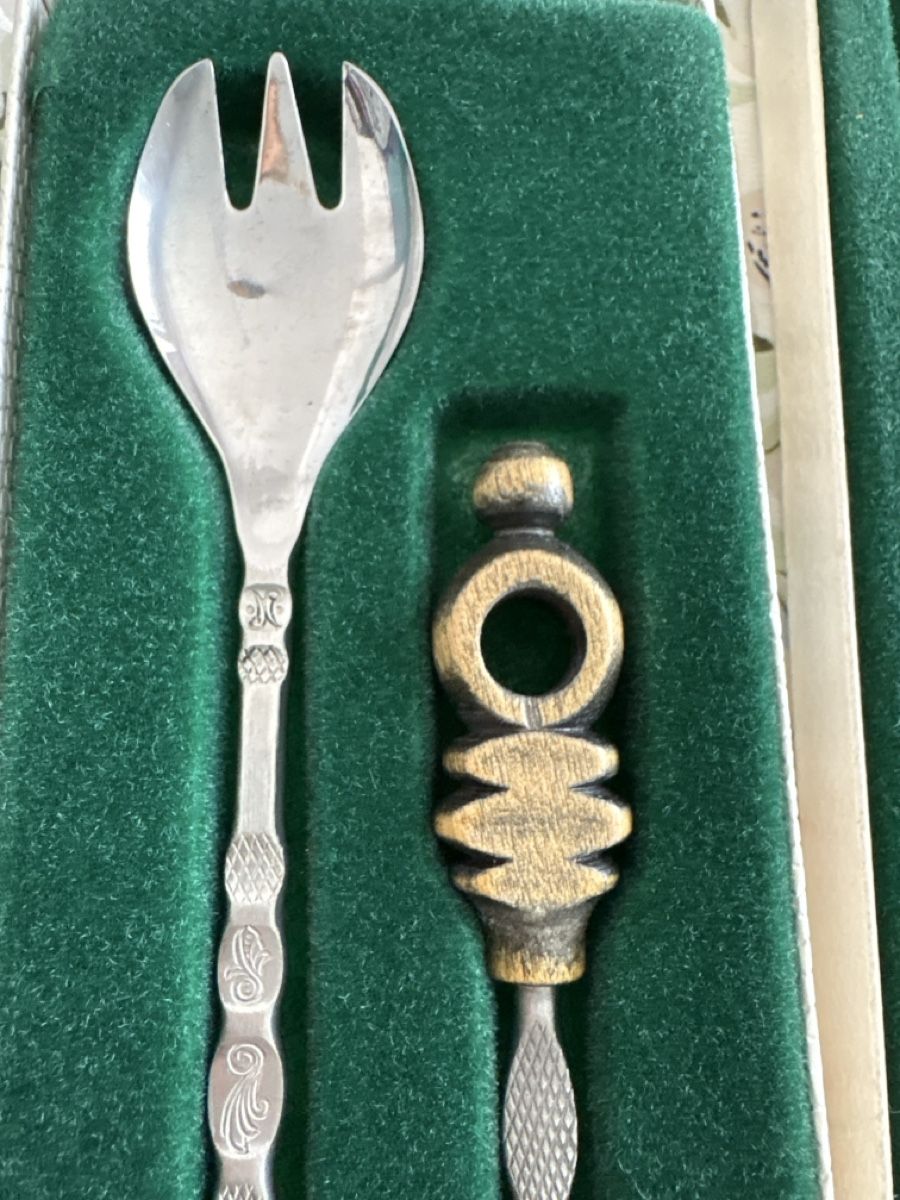 Set di posate: Fondue Gabeln und Löffel - Gabel Set Vintage – Nuovo e nell'imballaggio originale da Bellinzona venduto da LuganoBoutique 5