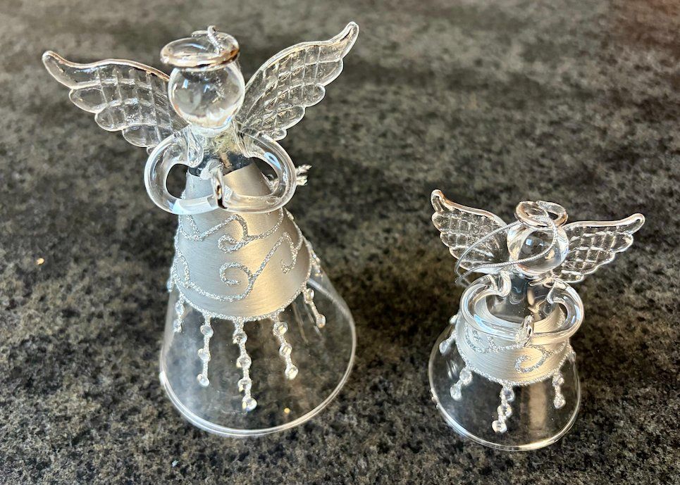 Tutte le decorazioni: Deux anges décoratifs en verre. – Usato da Châtillon JU venduto da laoo