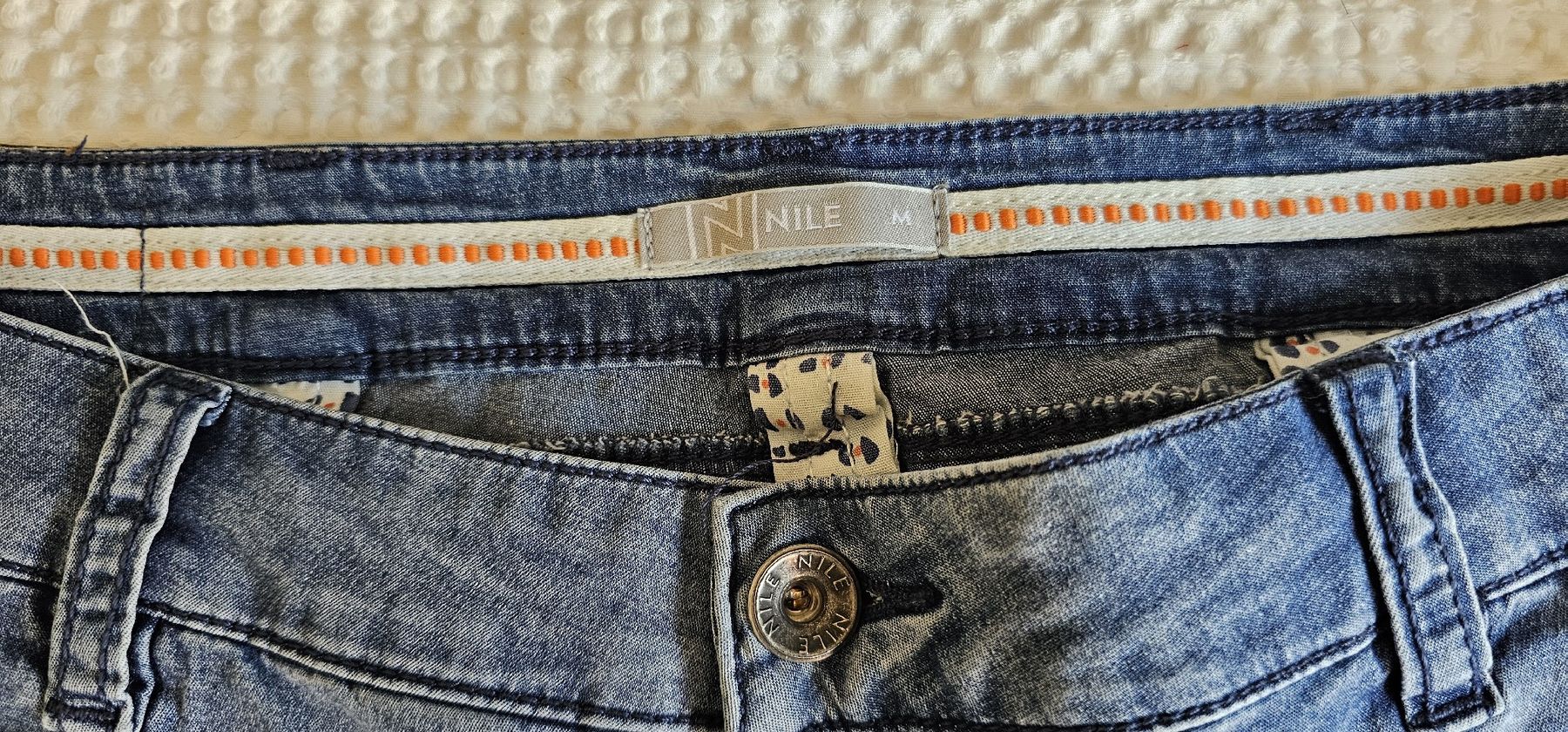 Nile Jeans: Nile - Taperd Jeans Gr. M – D'occasion à Kollbrunn par Antikmann 1