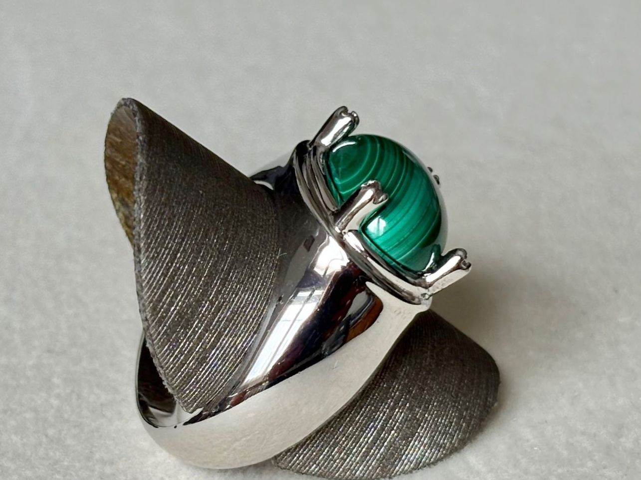 Bagues: Ring Malachit, 4 Brillanten, Silber 925, Gr. 60 – Neuf (Voir description) à Brugg AG par lau_9rvy 1