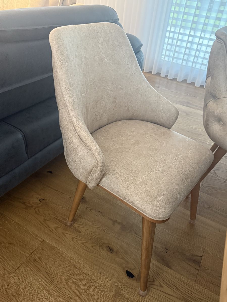 Sofas: Sofa und Esszimmerstühle – Neu (gemäss Beschreibung) aus Hallwil von kuj_6v7n 6