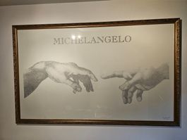 Michelangelo Hände – Original Zeichnung im Goldrahmen