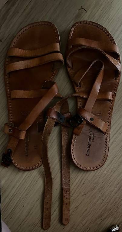 Scarpe da donna: Sandali in pelle nr. 39 – Usato da Locarno venduto da igu_7ppg