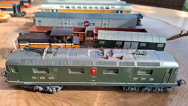 Lima Lokomotiven und Wagen