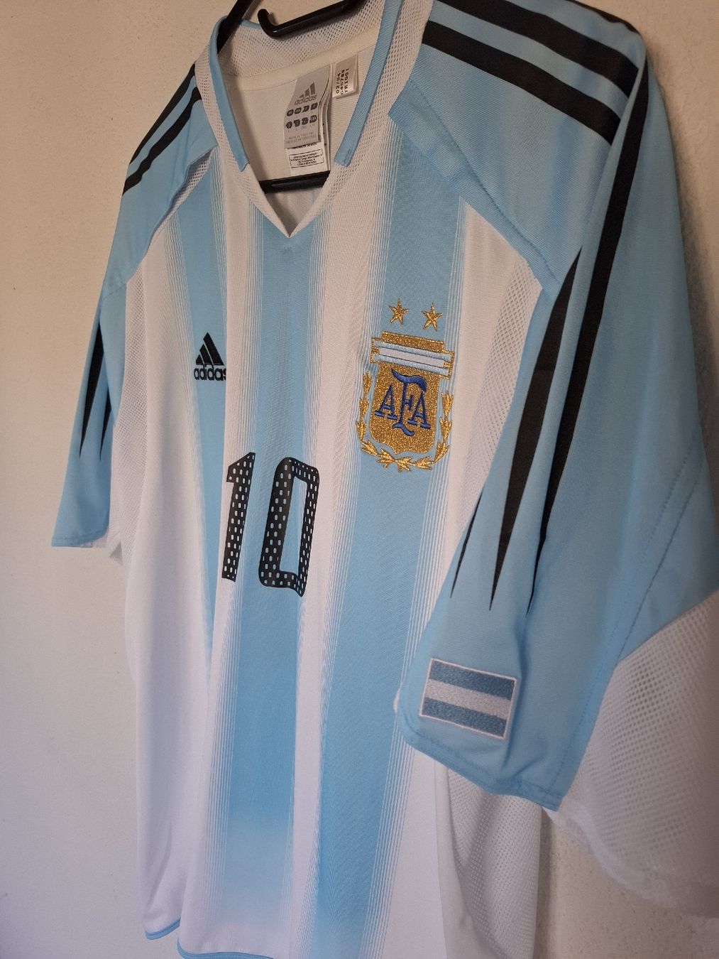 Adidas Leibchen & Hosen: Argentinien Trikot 2004 – Neu (gemäss Beschreibung) aus Ammerswil AG von Treemountain 2