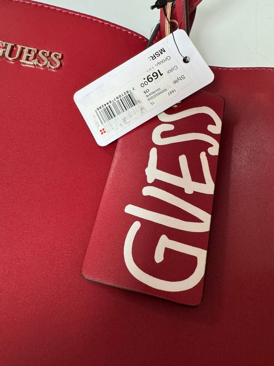 Guess Borse da donna: 3 Guess tasche – Nuovo (secondo la descrizione) da chur venduto da merygori 3