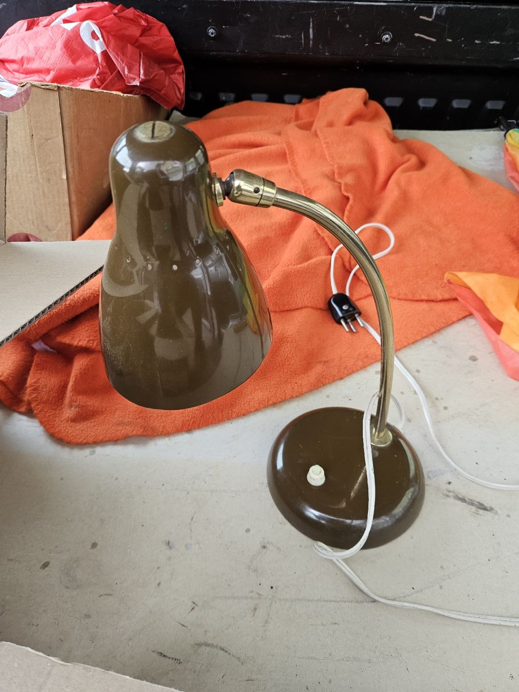 Sculptures & Statues: skulptur lampe – Défectueux à Schwellbrunn par Omega-alpha 6