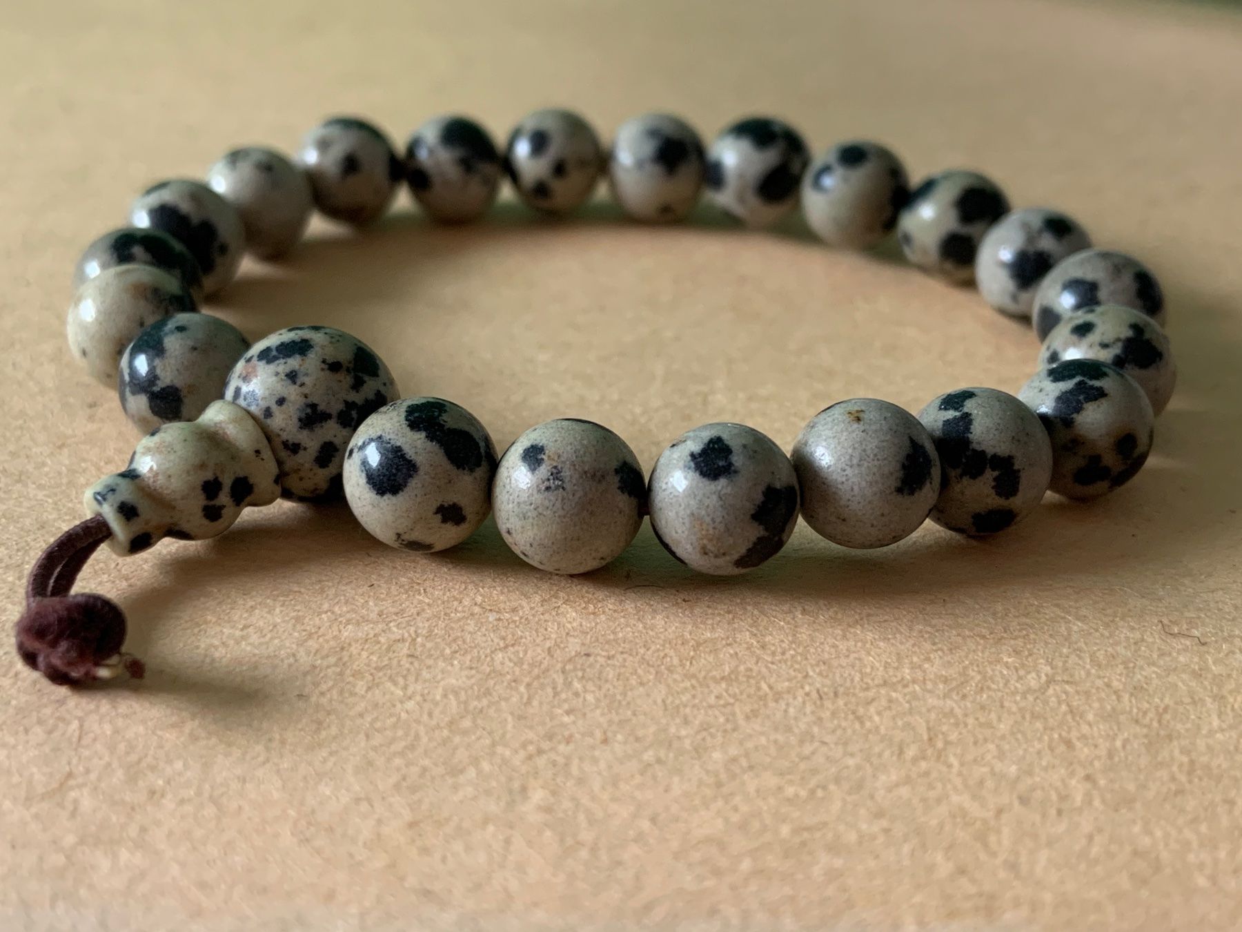 Bracelets: leopard -Armband Stein (dalmatiner) – D'occasion à Dittingen par Bijoubelle 1