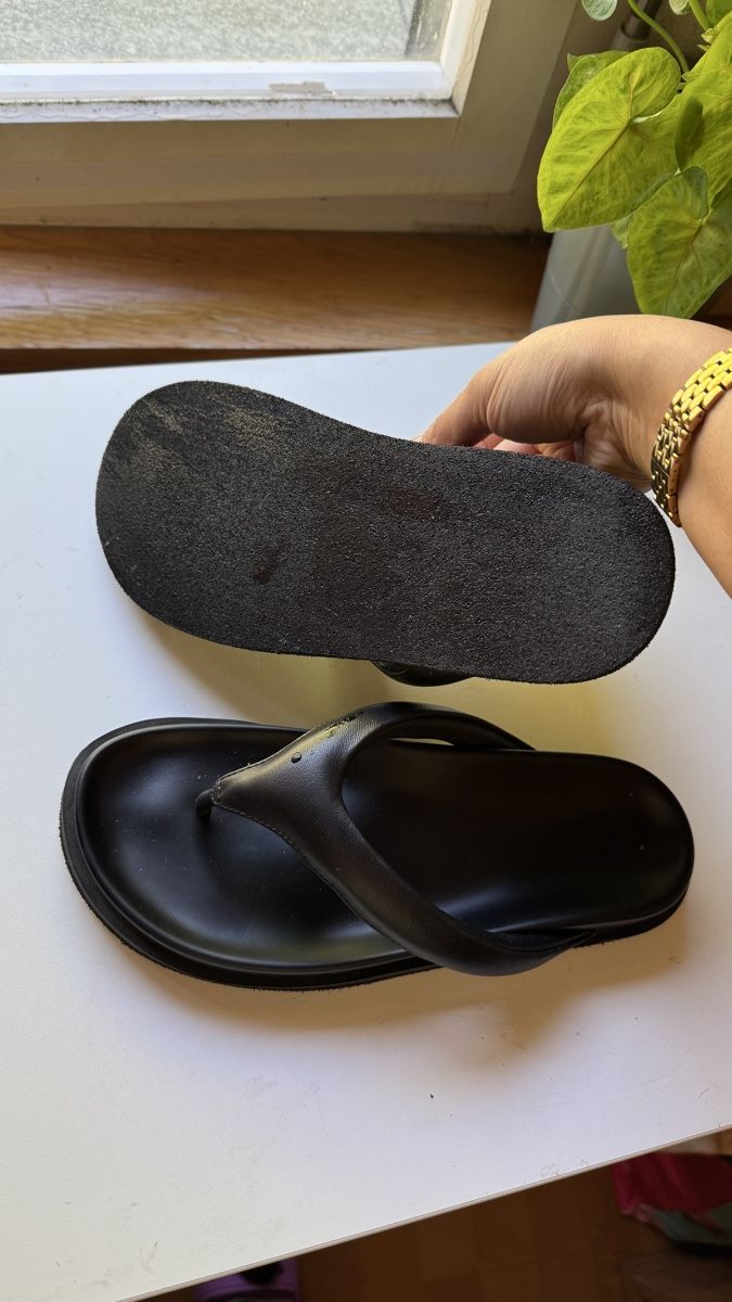 Scarpe da donna: Flip flops 37, black soft calfskin – Usato da Chur venduto da Madeys 2