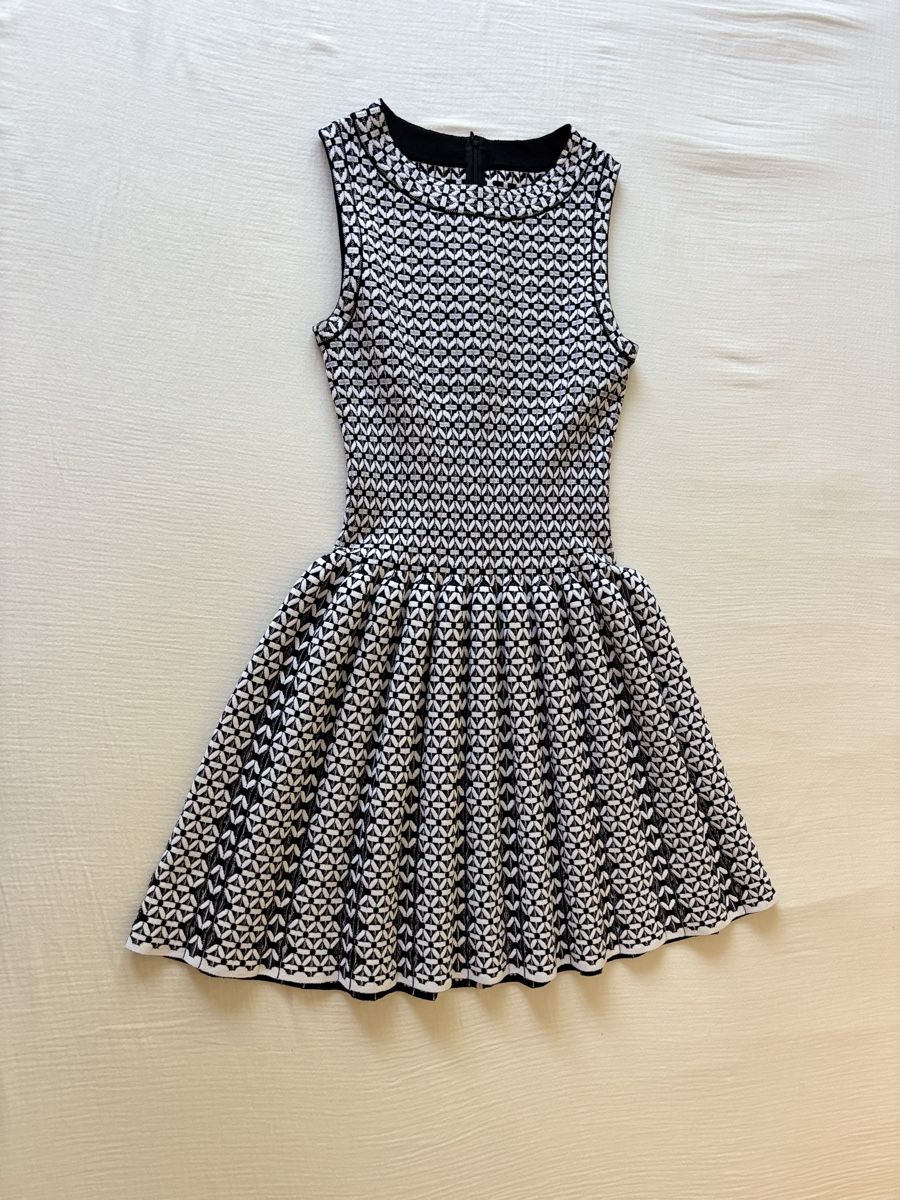 Alaia Vestiti: Sublime structured Alaïa dress black and white 38 FR – Nuovo (secondo la descrizione) da Genève venduto da Bella_909