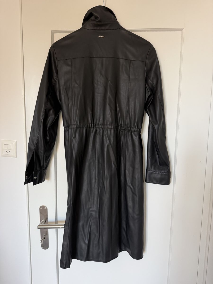 Hugo Boss Vestiti: Schwarzes Boss Kunstleder Kleid Gr.40 – Usato da Uitikon Waldegg venduto da seefeld44 2