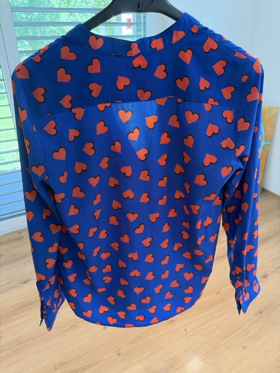 Gap Camicette: Gap Bluse mit Herzenmuster Grösse XS Damen gebraucht – Usato da Vorderthal venduto da Diethelm8853 1