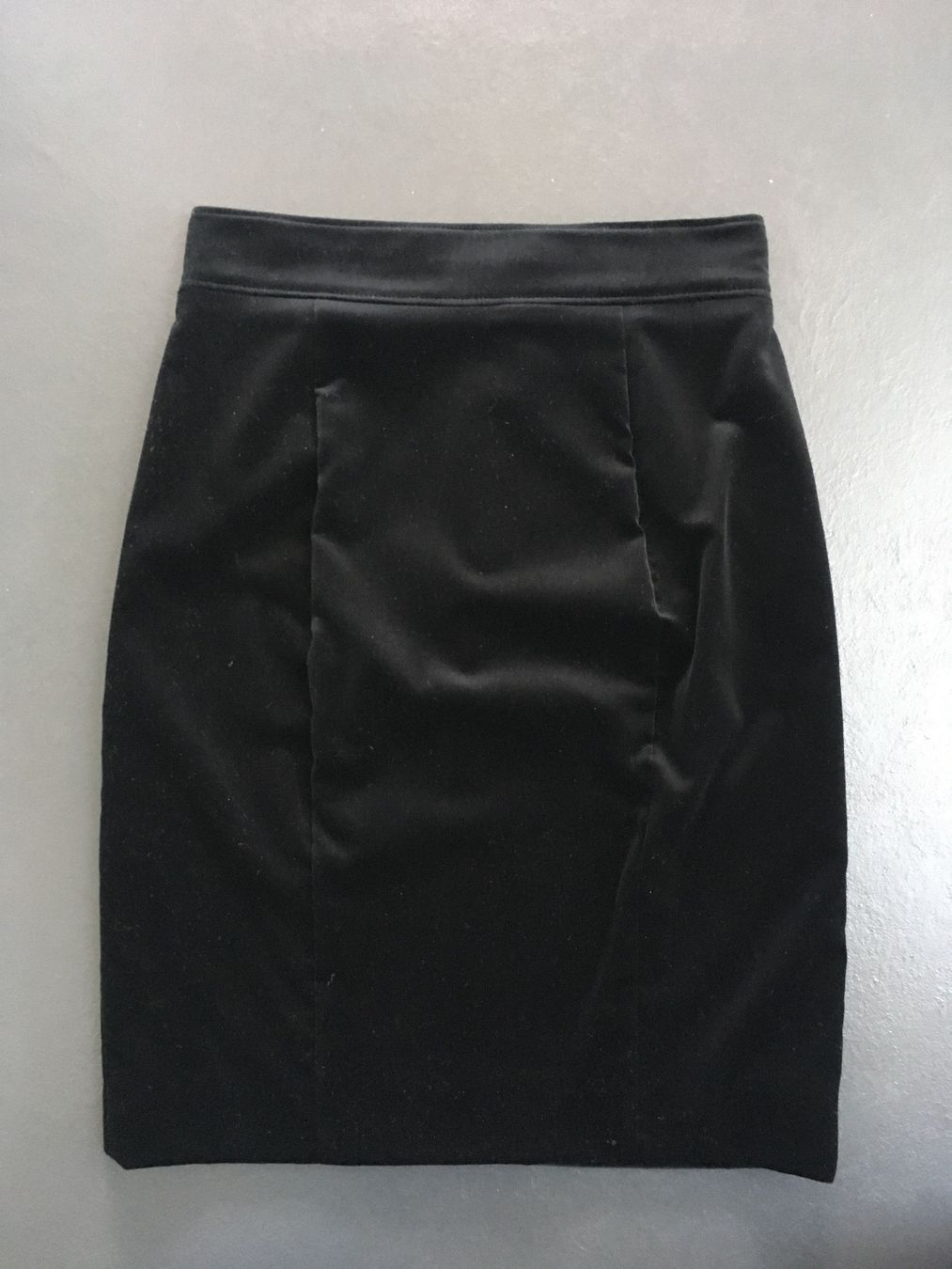 Max Mara Gonne: MAX MARA Rock Samt schwarz Gr. 36-38 - NEU – Nuovo (secondo la descrizione) da Zollikofen venduto da spunk65 3