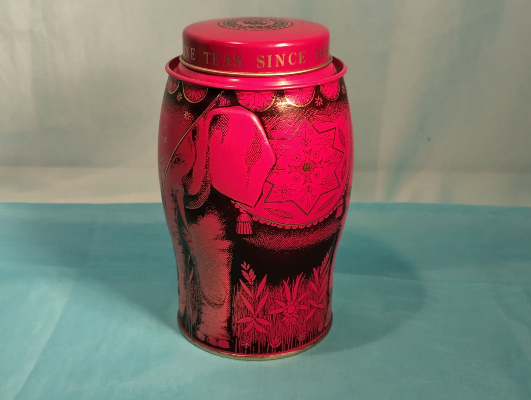 Altro in Decorazioni & Accessori: Blechbüchse, Dose für Tee mit Elefant – Usato da Bellach venduto da JingleCherry 3