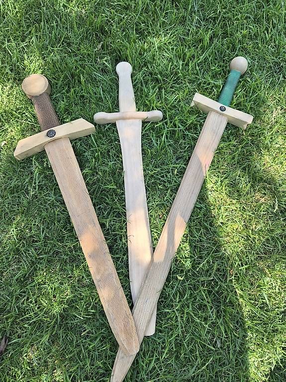 Giocattoli: 3 Holzschwerter – Usato da Thun venduto da Lexu4444 2