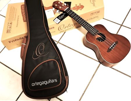 Concert-Ukulele  ORTEGA  RU 11 mit Etui