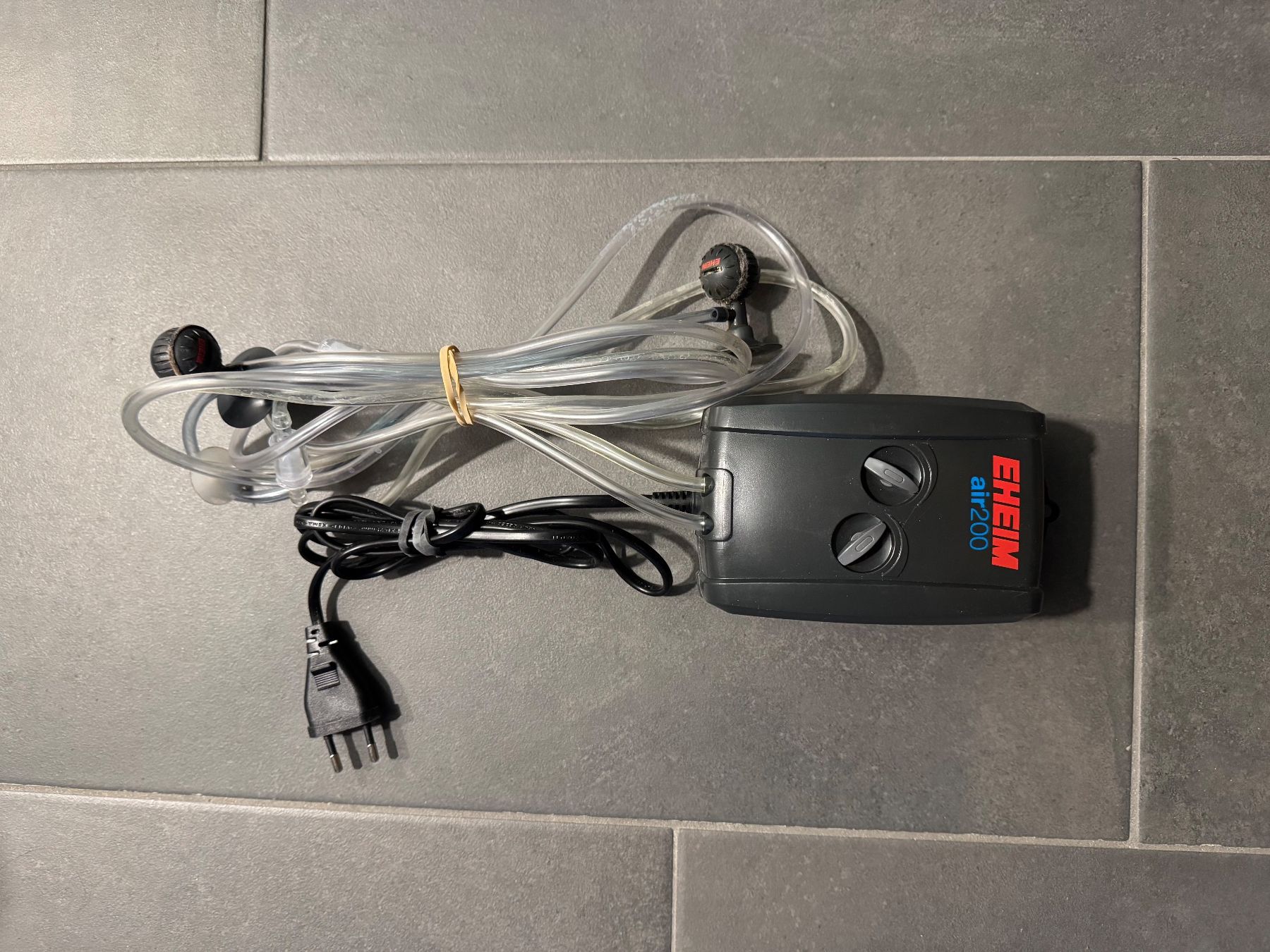 Eheim Pumpen: Eheim Luftpumpe Airpump 200L – Gebraucht aus Niederglatt ZH von wal_p7ld