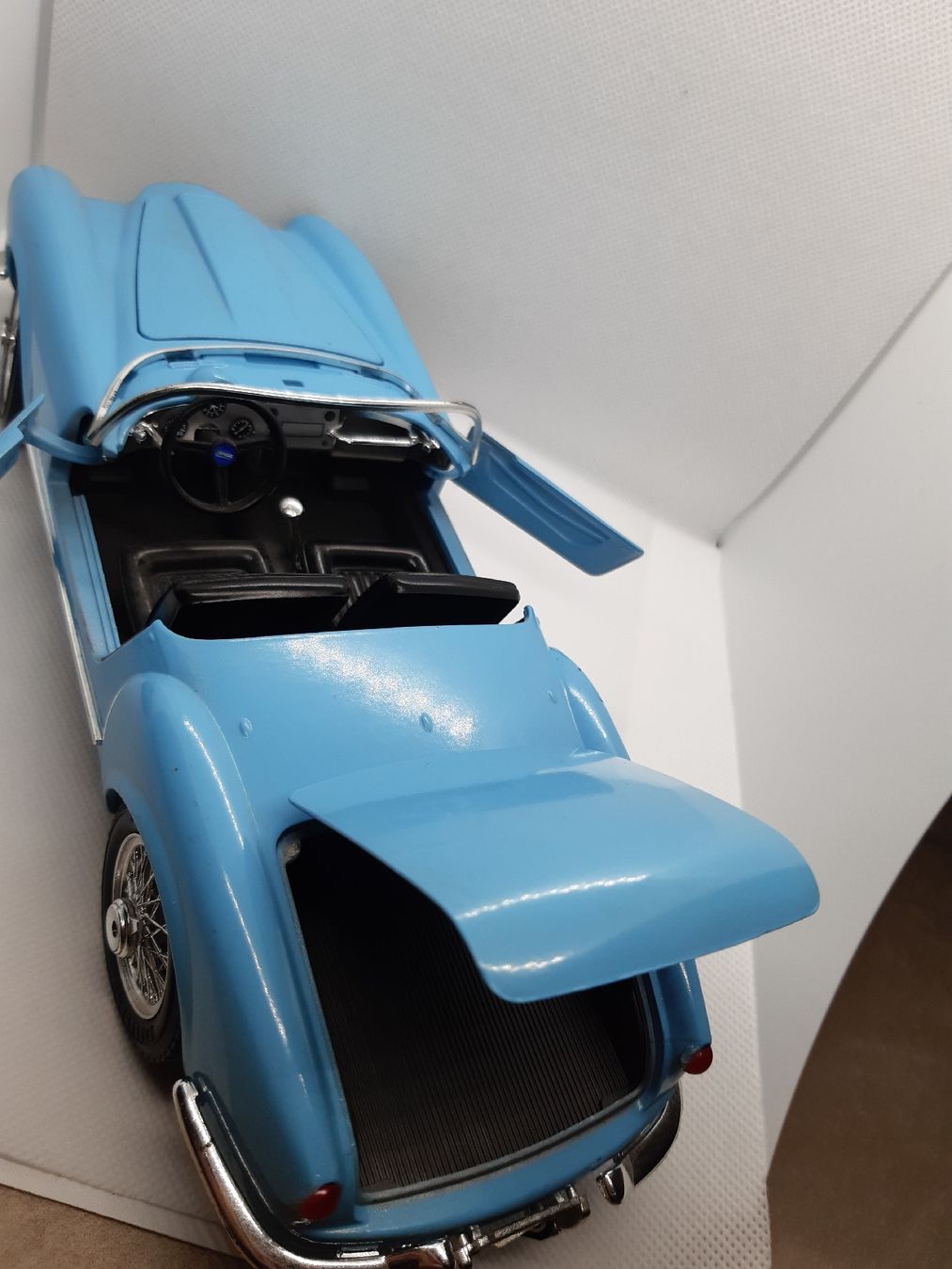 Bburago Modellautos: Burago 1/18 Lancia B 24 spider 1955 – Gebraucht aus Penthalaz von Allgoodsuisse 2