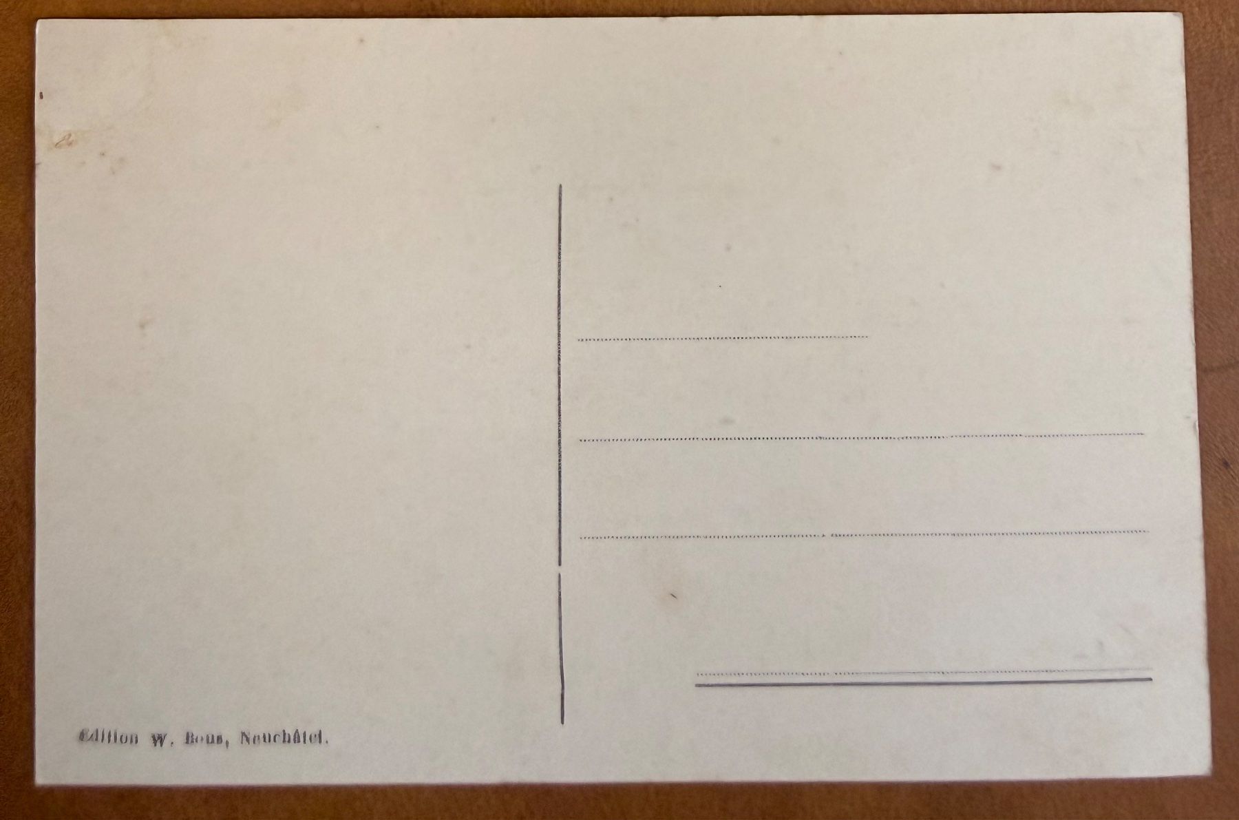 Cartoline postali: Neuchâtel - Monument de la République – Usato da Lutry venduto da Ediego 1