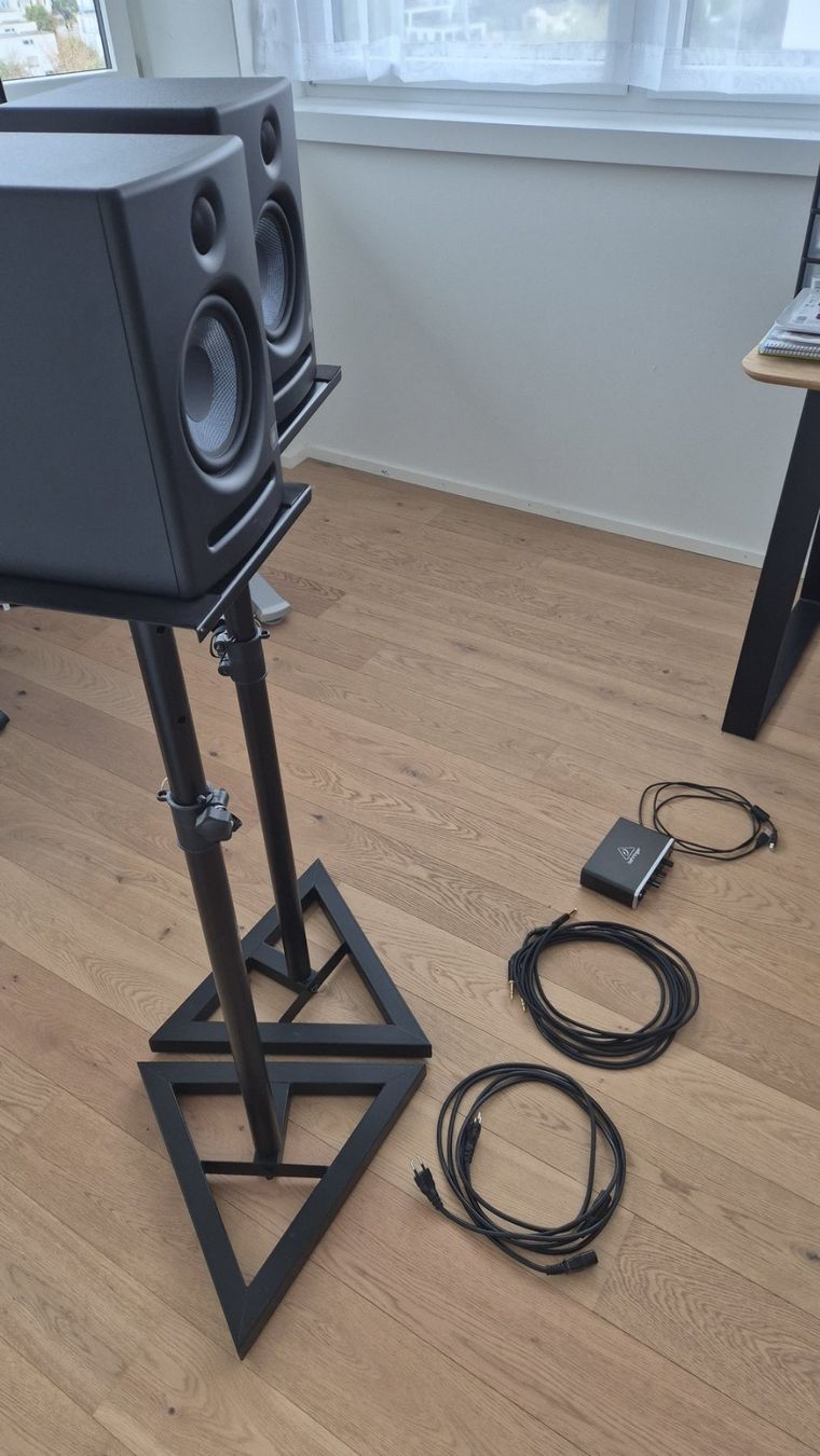 PreSonus Lautsprecher: PreSonus Eris E5 Studiomonitore Paar + Ständer + UMC22 – Gebraucht aus Baden von Stylz91 3