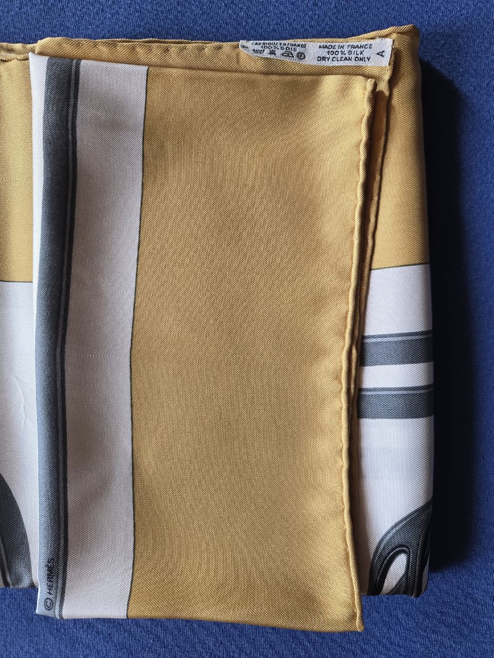 Hermès Foulards, Tücher & Schals: foulard carré Hermes – Gebraucht aus Montet (Broye) von CandiceD 2