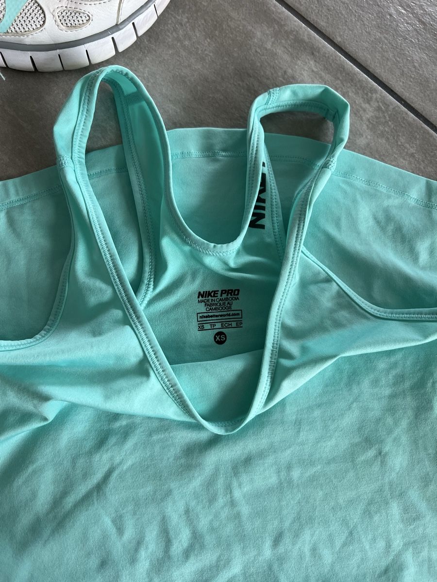 Nike Kleiderpakete: Nike Running Set – Neu (gemäss Beschreibung) aus Stäfa von bambinas 1