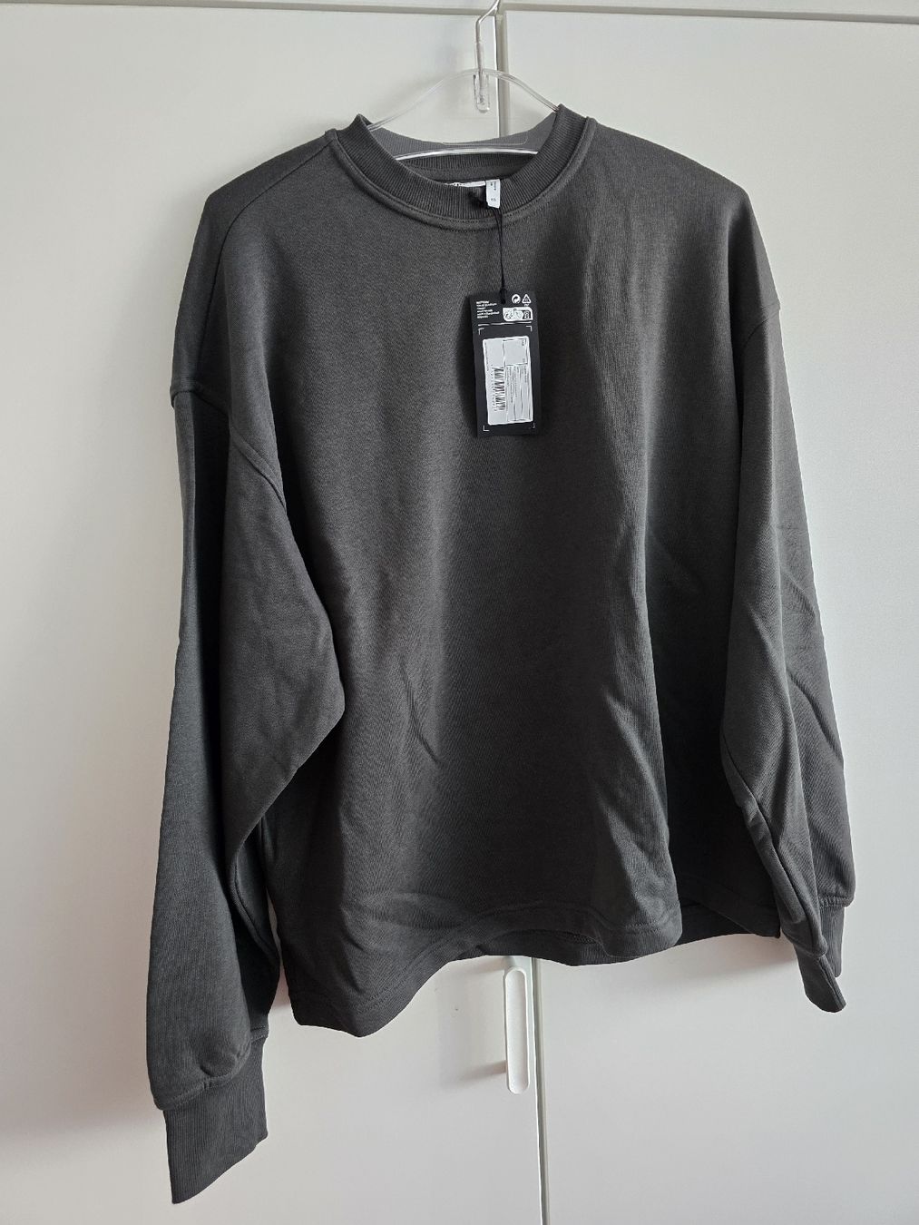 Weekday Pullover & Sweatshirts: Weekday Sweatshirt - Grösse XS – Neu und originalverpackt aus Rickenbach b. Wil von Kth_v8
