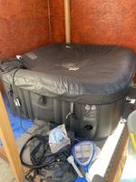 Aufblasbarer Whirlpool MSpa mit Zubehör gebraucht