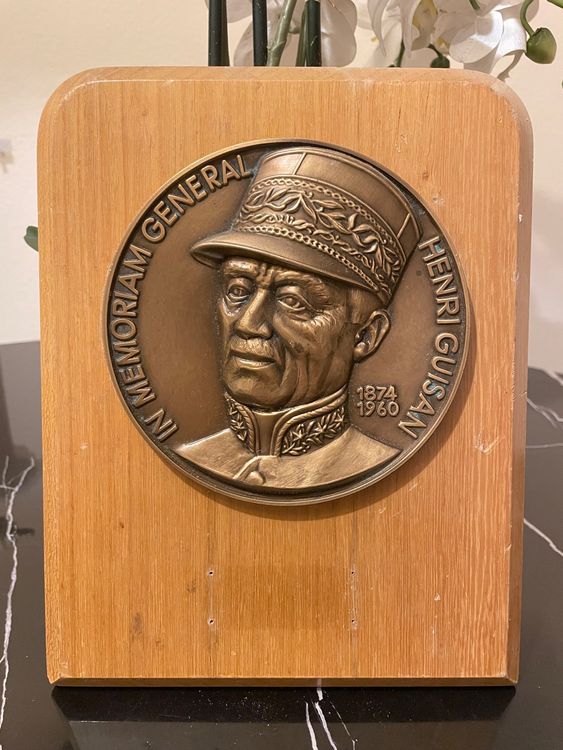 Petite médaille en argent 800 général Henri GUISAN par